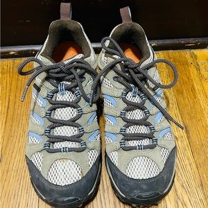 Women’s Merrell Moab Hiking Shoes size 9.5